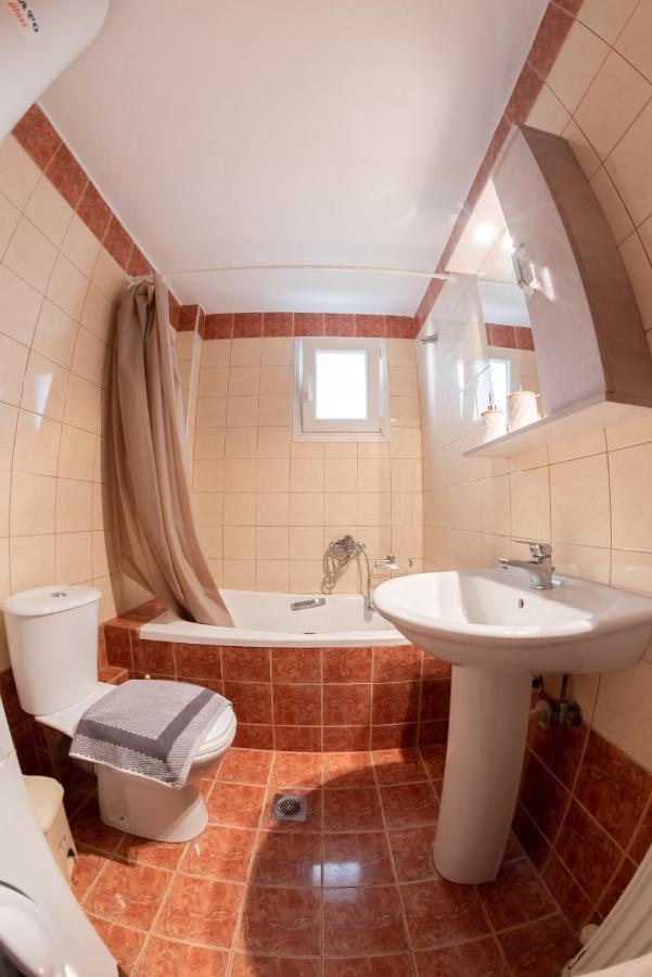 Garden Suite Néa Péramos Εξωτερικό φωτογραφία
